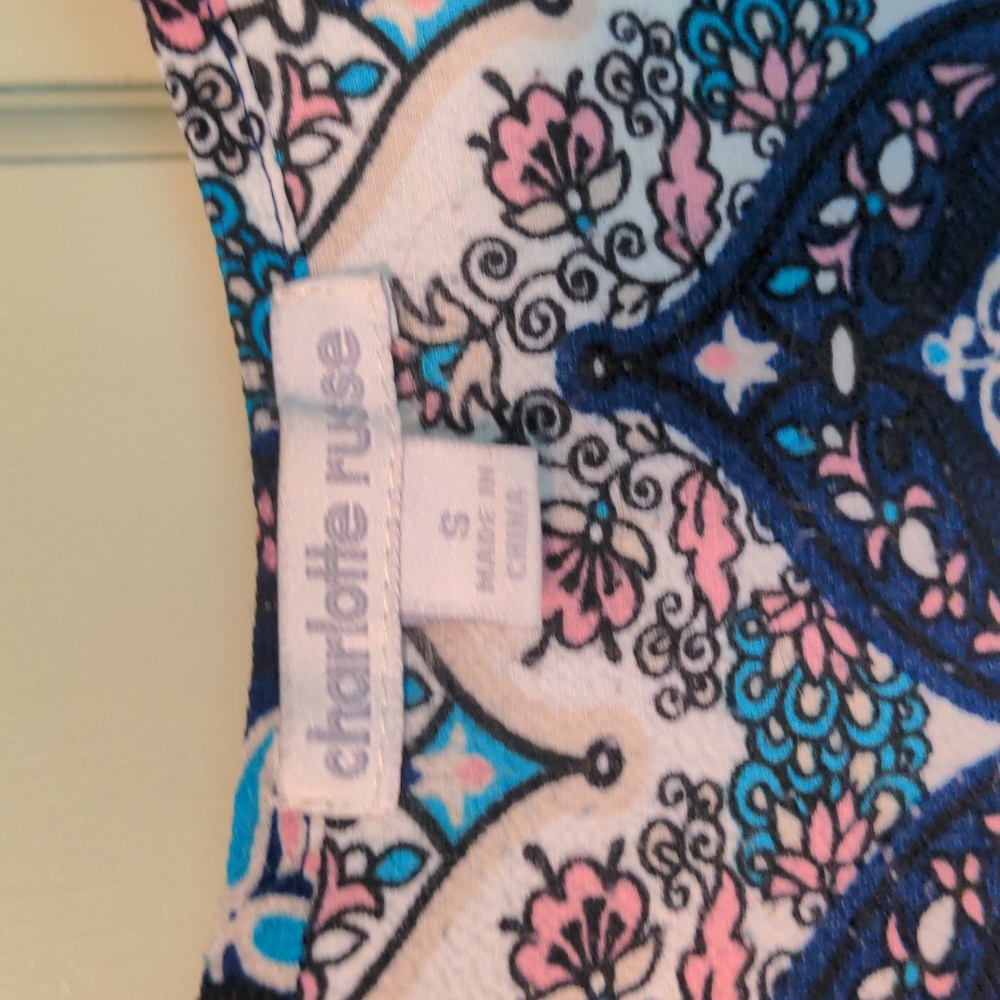 Patterned Romper - Picture 3 of 4